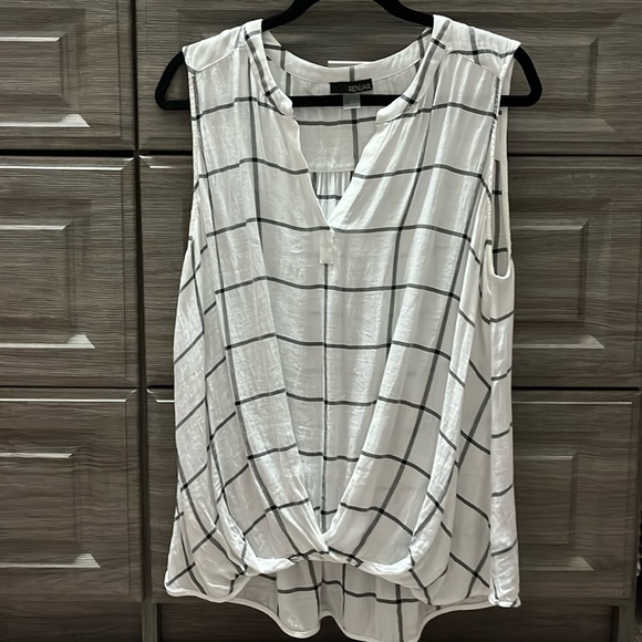 Cute white with black windowpane design V-neck blouse . bottom front detail. - Picture 1 of 3